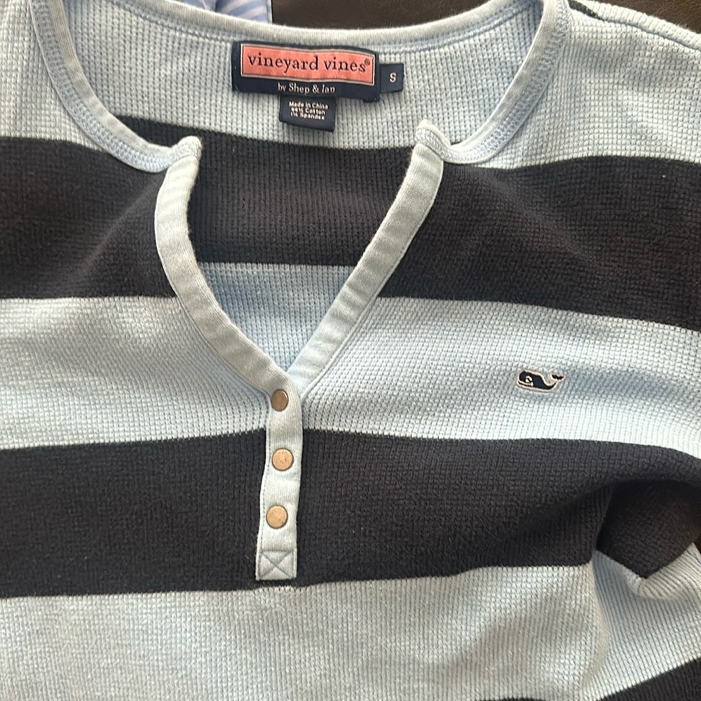 2 Vineyard Vines tops